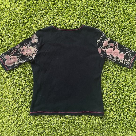 2000’s y2k charcoal gray floral top - Picture 2 of 4